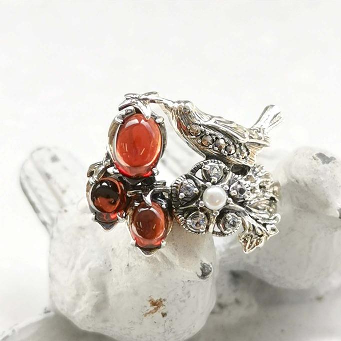 SV William Morris 草莓小偷戒指(石榴石)