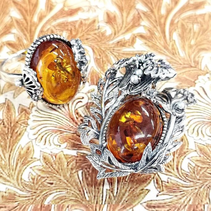 William Morris SV 琥珀郁金香胸针 / 吊坠